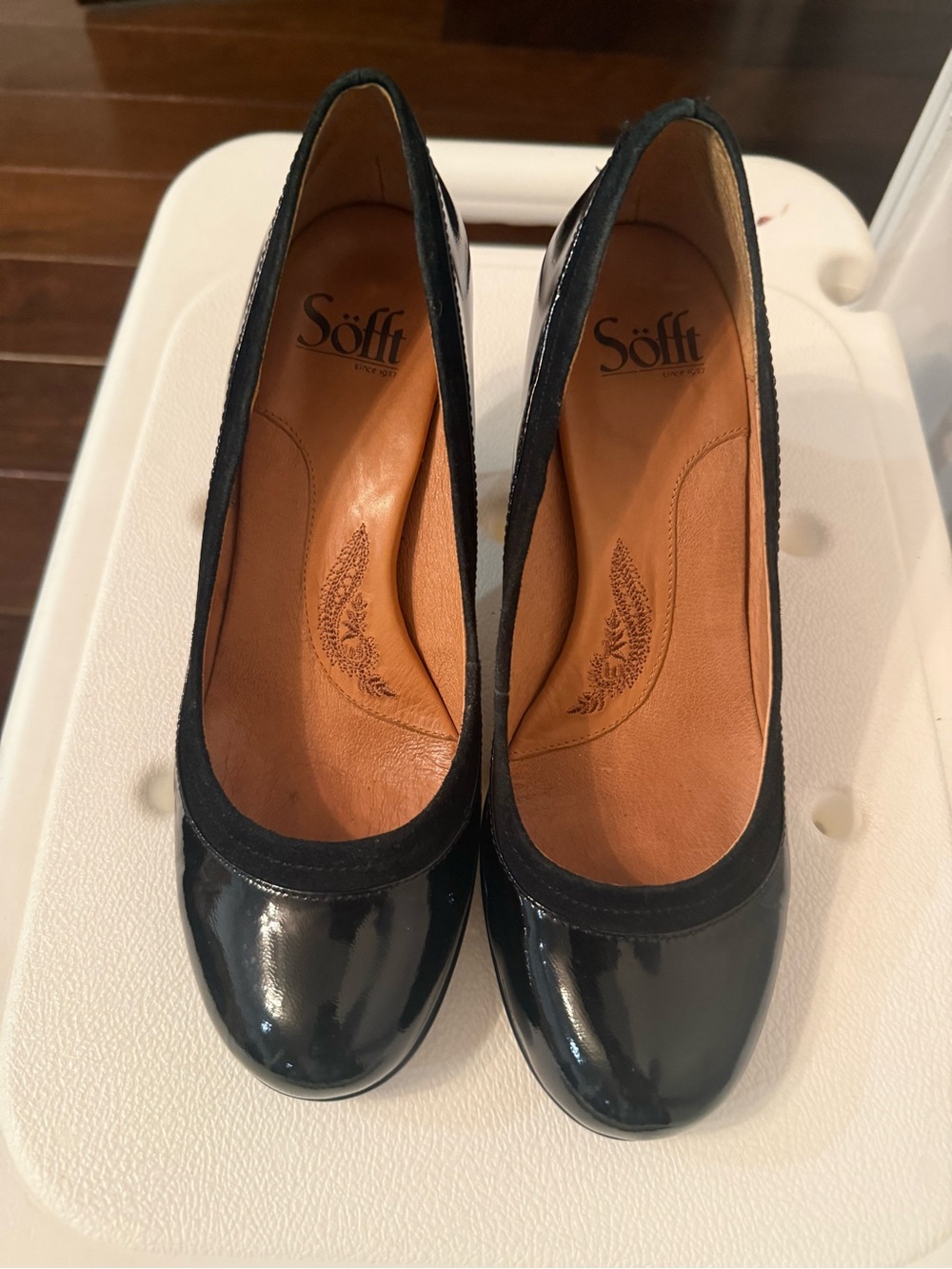 Söfft Black Patent Leather Round-Toe Pumps- Never Used